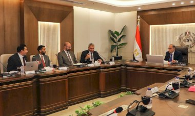 رئيس هيئة الدواء يستقبل مدير عام شركة HVD مصر وإفريقيا لبحث تعزيز التعاون في مجال المستلزمات الطبية