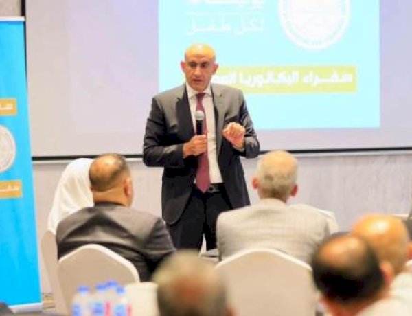 وزير التربية والتعليم يتفقد ورشة تدريب المعلمين على مناهج شهادة البكالوريا المصرية