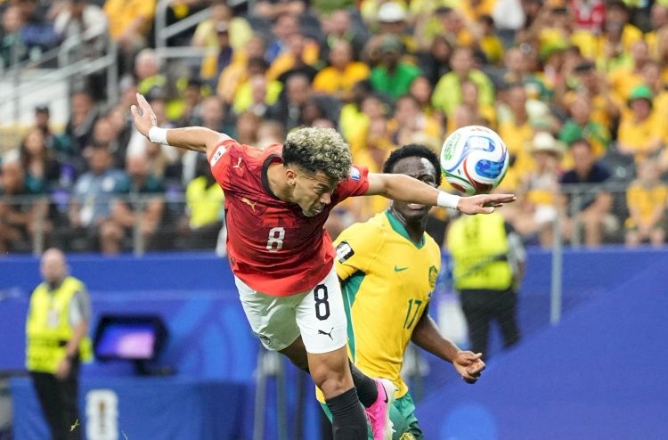 منتخب مصر يتقدم بالهدف الأول بالدقيقة 13 برأسية إمام عاشور