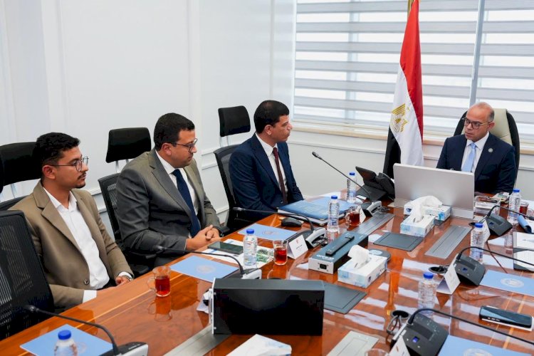 وزير الاستثمار يلتقي مؤسس شركة EVRAID دعمًا للشركات الناشئة التي توطن تكنولوجيا المركبات الكهربائية
