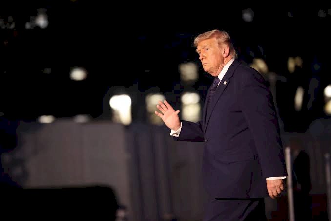 ترامب : 1000 صاروخ جاهز للإطلاق نحو إيران إذا حاولت اغتيالي