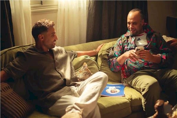 حاتم صلاح يشارك أحمد فهمى وأسماء جلال فى فيلم الفيل ع الدرفيل