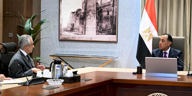 رئيس الوزراء يُتابع آخر مستجدات تطوير خدمات الشهر العقاري والتوثيق