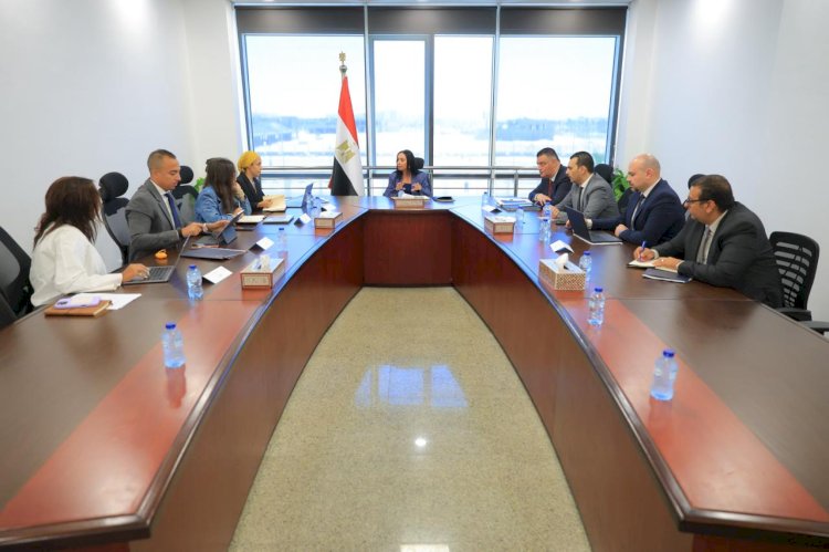 وزيرة التضامن تناقش التقرير التنفيذي للانطلاقة المؤسسية لصندوق رعاية المسنين