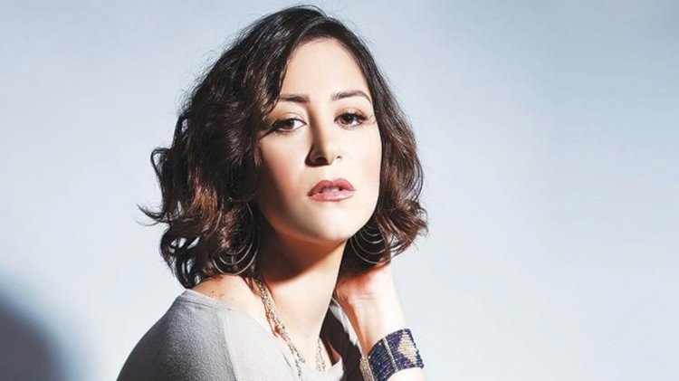 منة شلبى تحتفل بعيد ميلادها.. اكتشفتها سميحة أيوب وانطلقت على يد الساحر