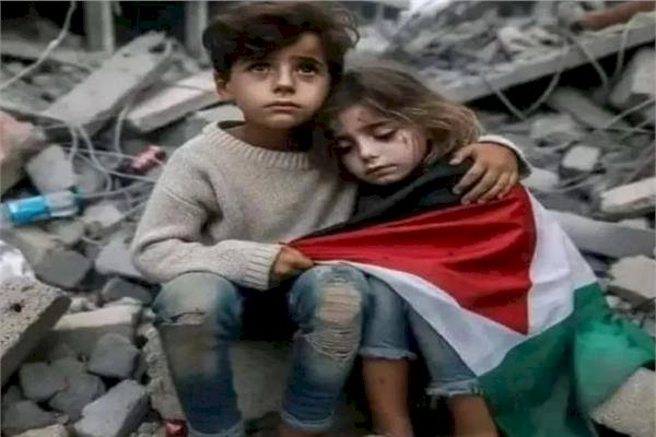 «أنقذوا الأطفال»: أطفال غزة يواجهون أوضاعًا إنسانية كارثية مع استمرار الحرب والحصار