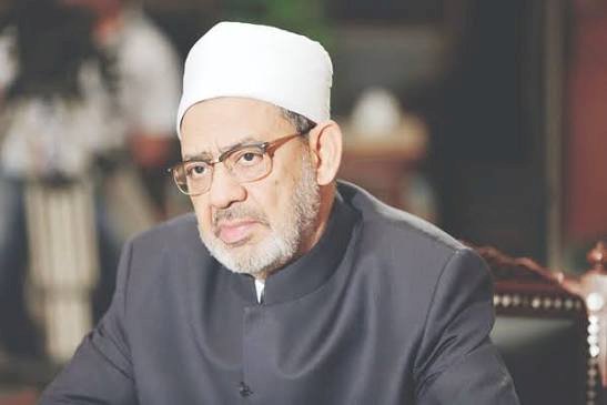 شيخ الأزهر يهنئ أوائل الثانوية الأزهرية هاتفيا.. ويؤكد: وطنكم يعقد عليكم الآمال