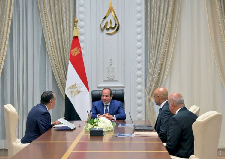الرئيس السيسي يجتمع مع رئيس الوزراء ووزير التربية والتعليم