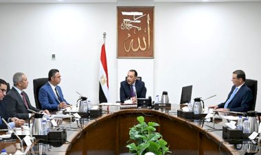 رئيس الوزراء يتابع جهود توافر المخزون الاستراتيجي من السلع والمنتجات الأساسية