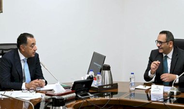 رئيس الوزراء يستعرض خطة التحرك والرؤية الاستراتيجية لرئيس جهاز تنمية المشروعات