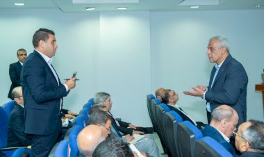 وزير الإنتاج الحربي يتابع سير العملية البحثية بمركز التميز العلمي والتكنولوجي
