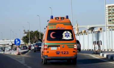 إصابة 3 أشخاص بينهم طفلة فى تصادم سيارة أجرة وتروسيكل بالبلينا