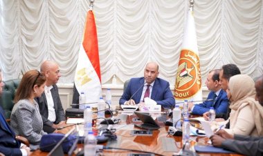 وزير العمل يتابع إطلاق نظام رقمي موحد لتصاريح عمل الأجانب.. خدمة إلكترونية متميزة للمستثمرين