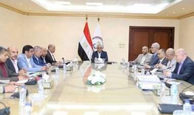وزير الإنتاج الحربى يبحث مستجدات الإنتاج وخطط تطوير الشركات التابعة