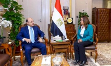 وزيرة التنمية المحلية تناقش مع محافظ الغربية إجراءات تنفيذ وإحكام منظومة المخلفات
