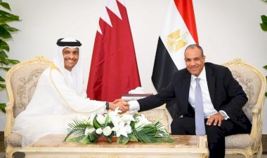 وزير الخارجية يبحث مع رئيس مجلس الوزراء قطر الشقيقة تعزيز العلاقات الثنائية