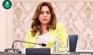 وزيرة التنمية المحلية والبيئة تتابع حملات التفتيش بأحياء الهرم وبولاق الدكرور لرصد المخالفات وتحسين الخدمات
