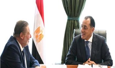 رئيس الوزراء يتابع مع محافظ البنك المركزي جهود التنسيق المشترك في عدد من الملفات الاقتصادية