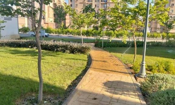 وزيرة الإسكان تتابع أعمال التطوير ورفع الكفاءة وتحسين الخدمات بمدن العبور والشروق وبدر