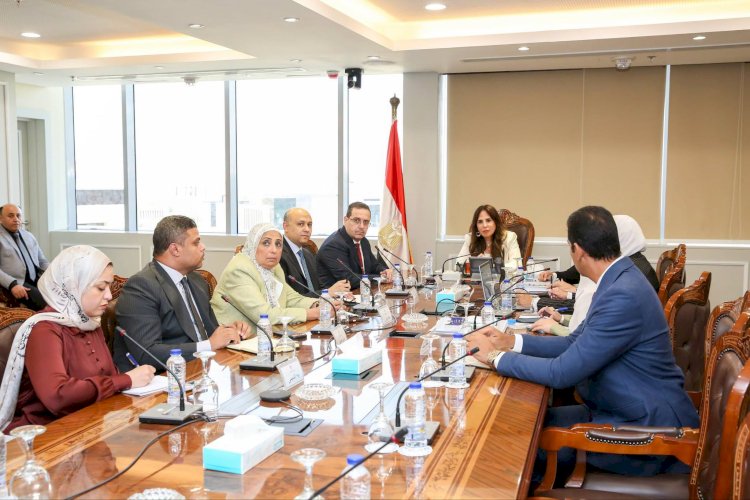 وزيرة الإسكان تعقد اجتماعًا لمتابعة مشروع تعديل أحكام قانون البناء في شأن تنظيم اتحاد الشاغلين