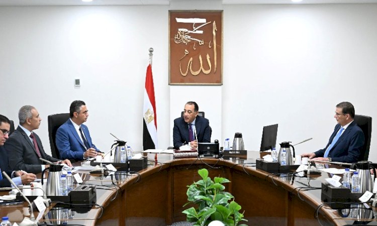 رئيس الوزراء يتابع جهود توافر المخزون الاستراتيجي من السلع والمنتجات الأساسية