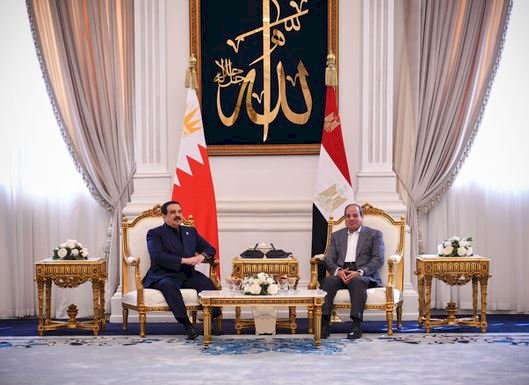 الرئيس السيسي يستقبل ملك البحرين في القصر الجمهوري بالعلمين الجديدة
