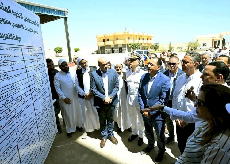 ​شراكة تنموية واعدة.. رئيس الوزراء ووزراء الحكومة في جولة تفقدية بـ "مطاحن الأخوة المتحدون" بمطروح