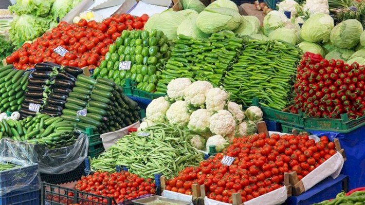 سعر الخضار والفاكهة اليوم الجمعة في الأسواق