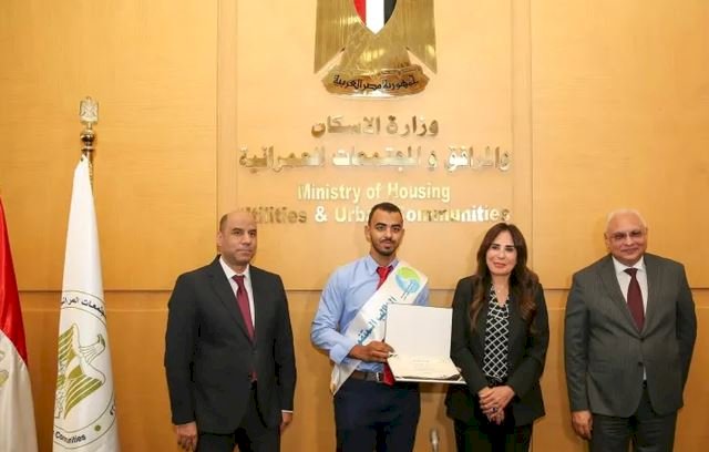 وزيرا الإسكان والعمل يكرمان أوائل طلاب المدارس الفنية لمياه الشرب والصرف الصحي ومدرسة عمار للتكنولوجيا التطبيقية