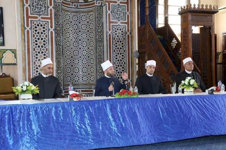 وزير الأوقاف يعقد اجتماعًا مع أئمة أوقاف الجيزة لبحث تطوير العمل الدعوي والارتقاء بالأداء