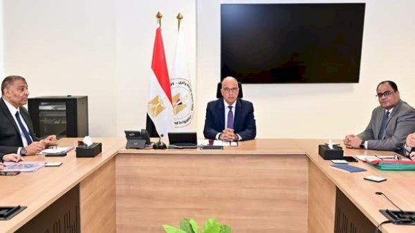 وزير الري يتابع خطة تطوير أداء الشركة القابضة للري والصرف والشركات التابعة