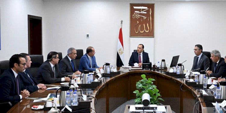 رئيس الوزراء يتابع الجهود المبذولة لتطوير آلية الدعم النقدي السلعي