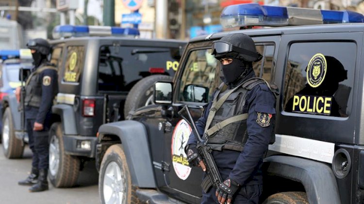 حادث دهس عامل بدراجة نارية في شارع النزهة.. والأجهزة الأمنية تفحص الفيديو
