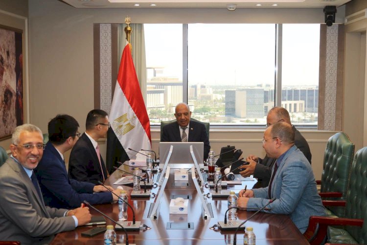 وزير الكهرباء يتابع مع شركة هواوي الصينية مستجدات مشروع التصنيع المحلي لبطاريات تخزين الطاقة
