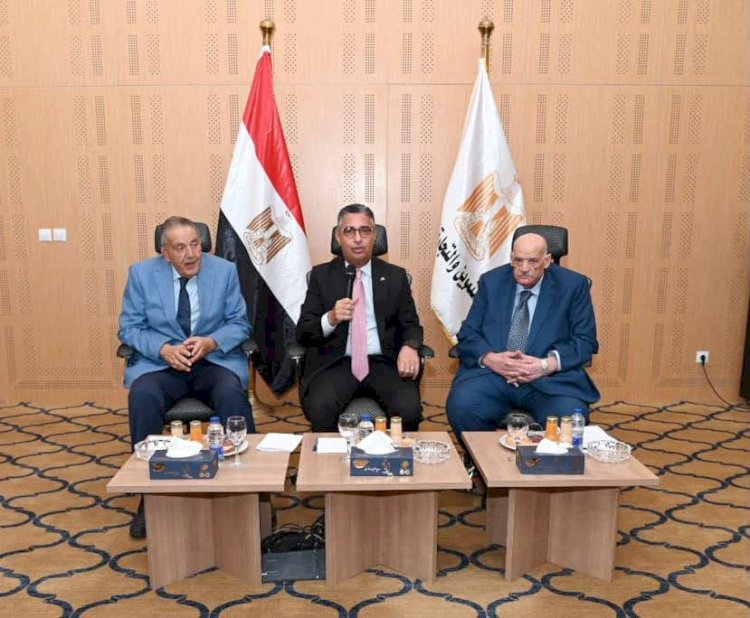 وزير التموين يوجّه بتشكيل لجنة مشتركة لدراسة مطالب المخابز وحسمها خلال شهر
