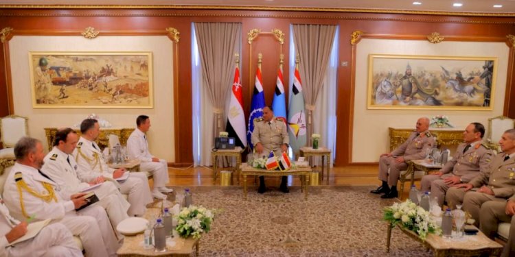 وزير الدفاع ورئيس الأركان يلتقيان رئيس هيئة الأركان العامة للجيوش الفرنسية