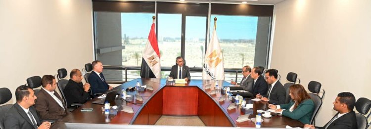 وزير التموين يبحث مع شركتي بروجر ودركسيل الإيطالية مشروع إنتاج الإيثانول الحيوي من الباجاس