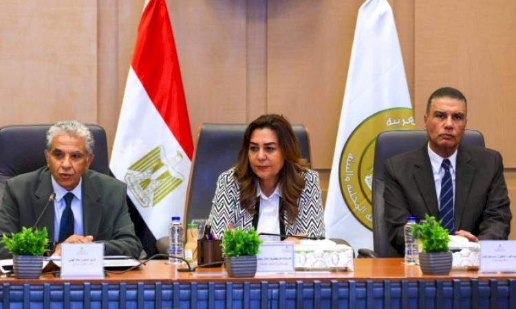 وزيرة التنمية ومحافظ جنوب سيناء يبحثان مقترح مركز سيداري لتطوير منطقة البلوهول بمحمية أبوجالوم بمدينة دهب