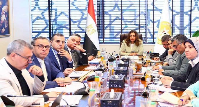 وزيرة التنمية المحلية تتابع مستجدات الخطة الاستثمارية للقطاع البيئي للعام المالي 2026/2027