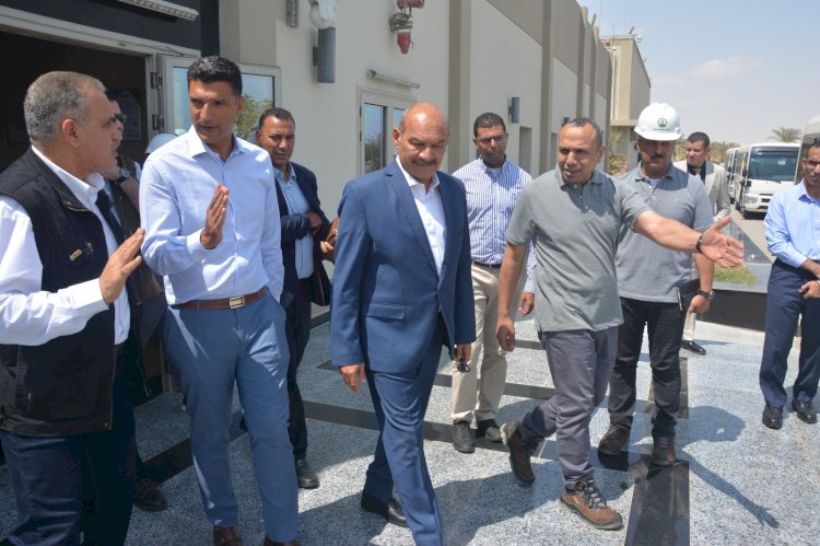 وزير الصناعة يختتم زيارته بالمنطقة الاقتصادية لقناة السويس بتفقد مجمعي الأسمدة الفوسفاتية والأزوتية