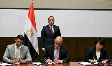 رئيس الوزراء يشهد توقيع مذكرة تفاهم لإقامة قاعدة لتخطيط وإنشاء مصانع السيارات ووسائل النقل في مصر