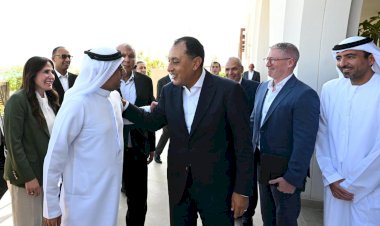 رئيس الوزراء يبدأ جولة تفقدية بمشروعات تنمية مدينة رأس الحكمة الجديدة