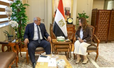 وزيرتا التنمية المحلية تتابعان مع محافظ مطروح مشروعات الخطة الاستثمارية وإزالة التعديات