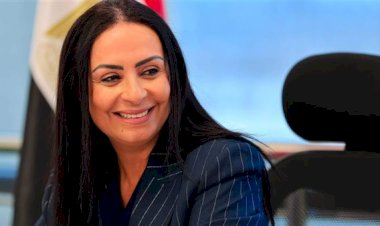 وزيرة التضامن الاجتماعي توجه فريق التدخل السريع بفحص شكوى لسيدة مسنة بمحافظة السويس