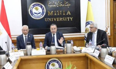 وزير التعليم العالي والقائم بعمل وزير الثقافة يترأس اجتماع المجلس الأعلى للجامعات بجامعة المنيا