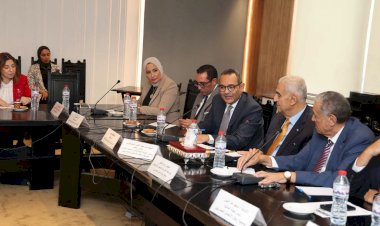 رجال الأعمال تبحث مع جهاز تنمية المشروعات زيادة التمويل ودعم الصناعات الصغيرة