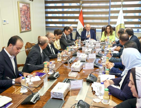 وزيرة التنمية المحلية تبحث مع وزير البيئة والطاقة الإيطالي مجالات التعاون المشترك
