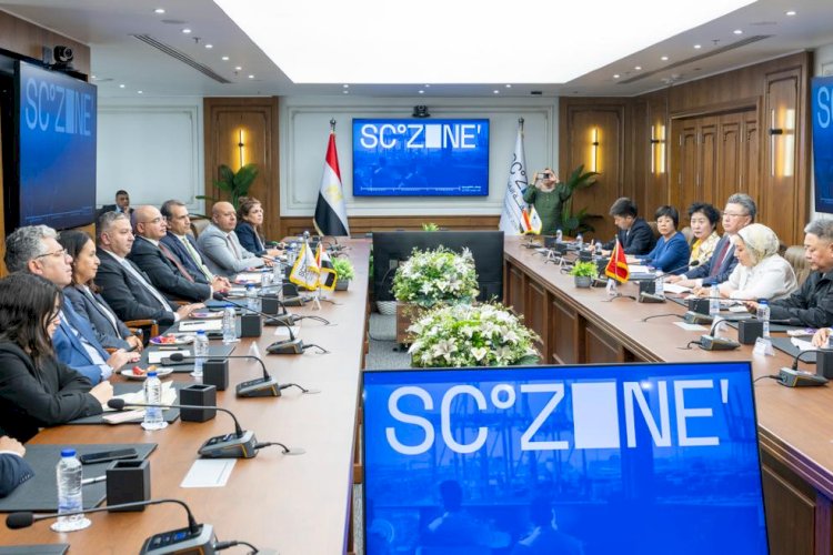 رئيس اقتصادية قناة السويس يبحث مع مسؤول صيني تعزيز التعاون الصناعي والاستثماري وجذب المزيد من الاستثمارات إلى المنطقة