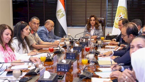 وزيرة التنمية المحلية والبيئة تترأس الاجتماع الـ(76) لمجلس إدارة جهاز شئون البيئة