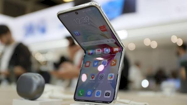 وصول هاتف iPhone Ultra القابل للطي إلى الأسواق في سبتمبر